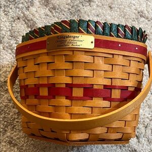 Longaberger snowflake Basket 1997 with Red Trim & Green Liner